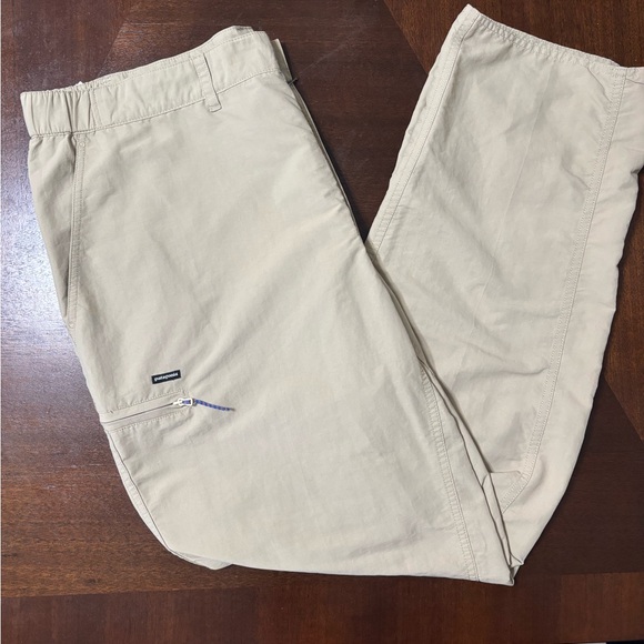 Patagonia nylon khaki pants - Picture 2 of 7